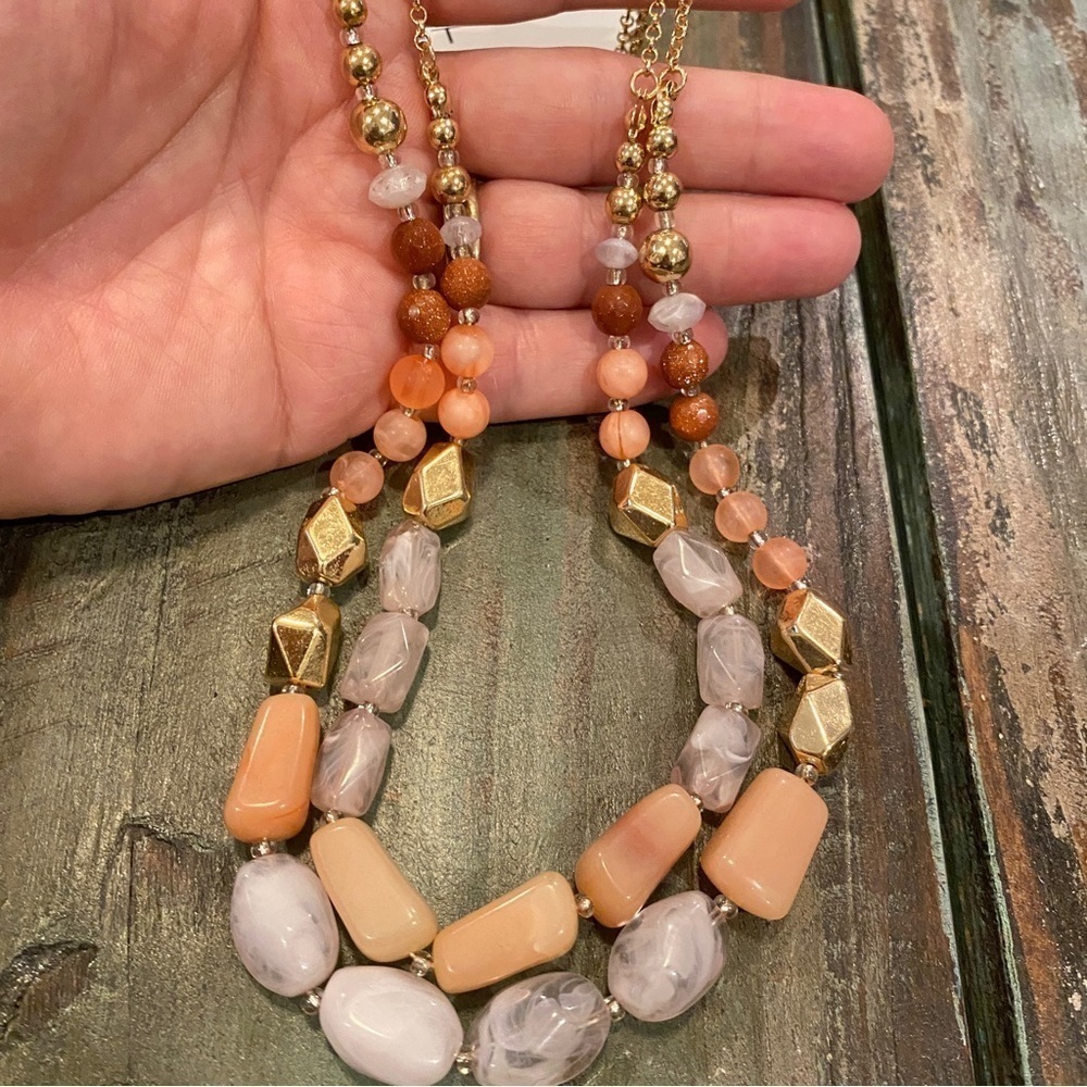 Loft NWT Outlet Beaded Faux Stone Necklace Goldtone Apricot Gray Apprx 9.5” Drop - Picture 2 of 2